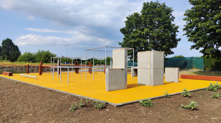 Nové parkourové hřiště a slackline zóna v Otrokovicích